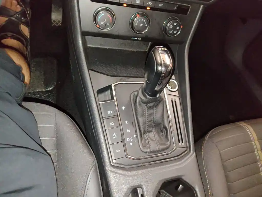 Volkswagen Lavida — миниатюра 14