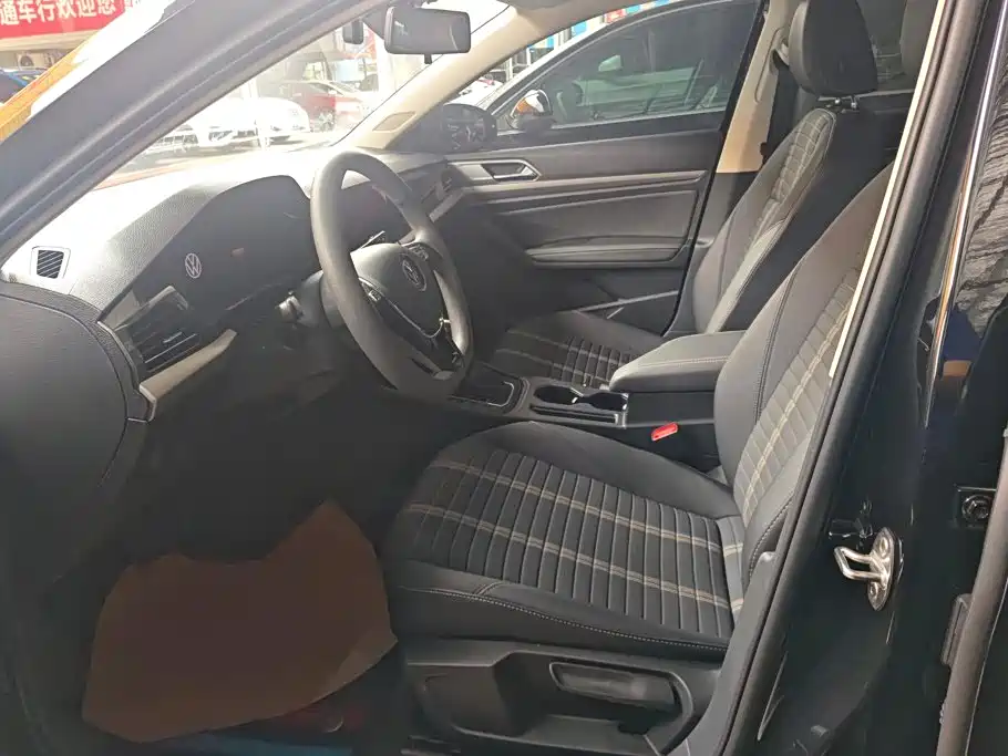Volkswagen Lavida — миниатюра 9