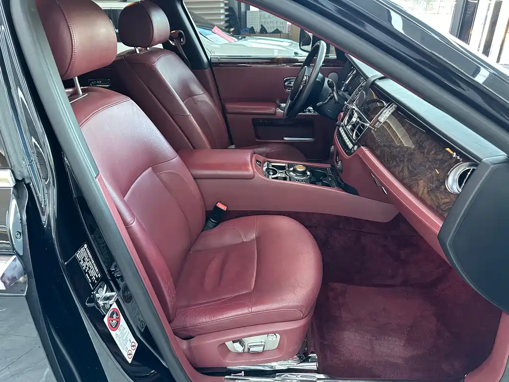 Rolls-Royce Ghost — миниатюра 9