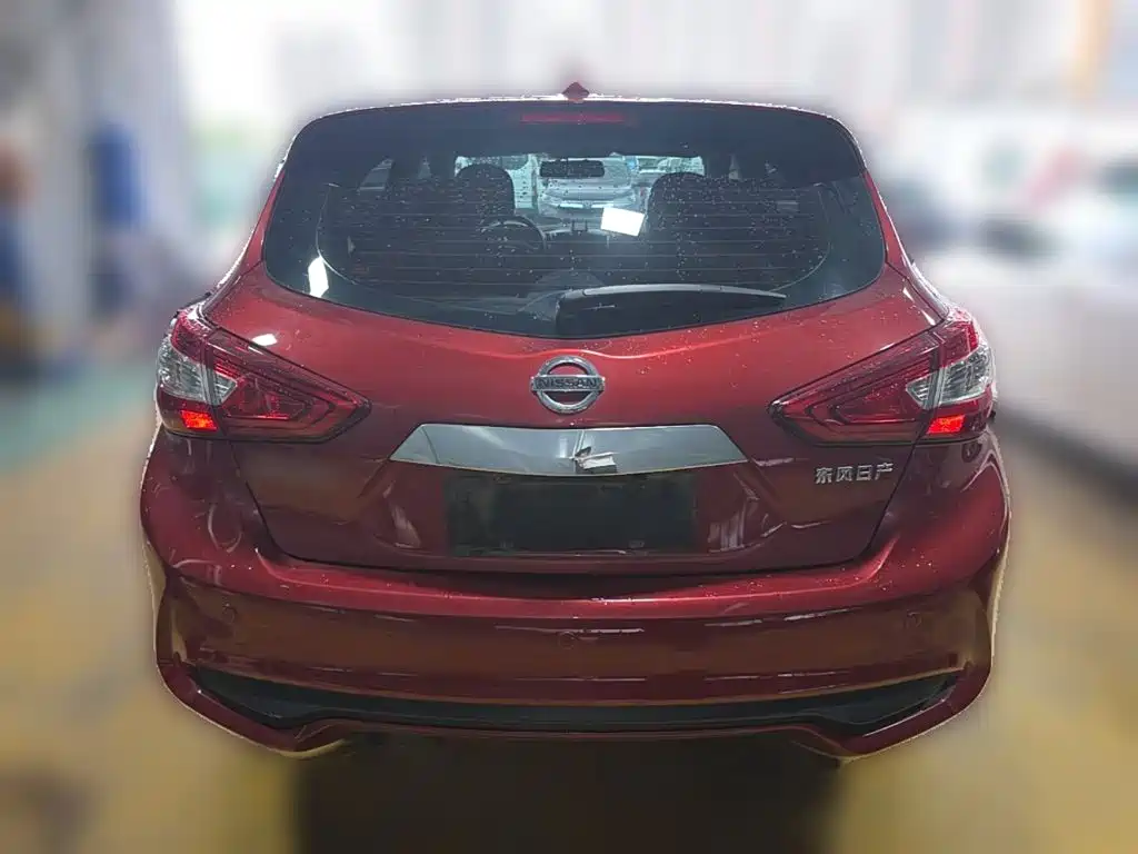 Nissan Tiida — миниатюра 8