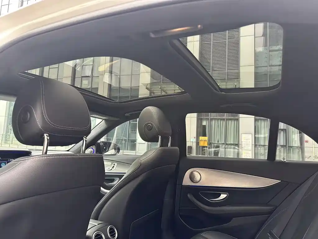 Mercedes-Benz E-Class (Import) — миниатюра 8