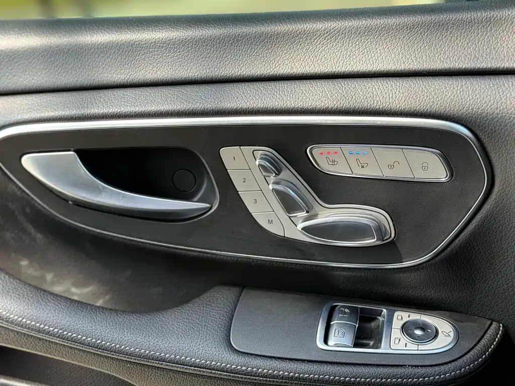 MERCEDES-BENZ V CLASS