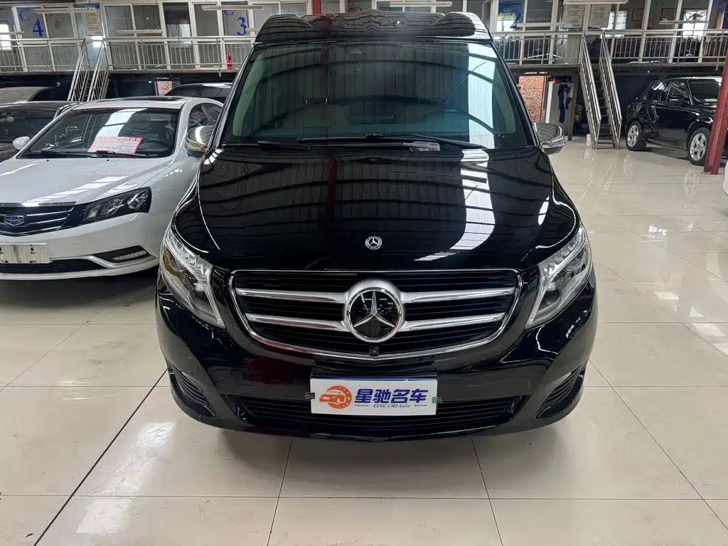 Mercedes-Benz V-Class — миниатюра 2