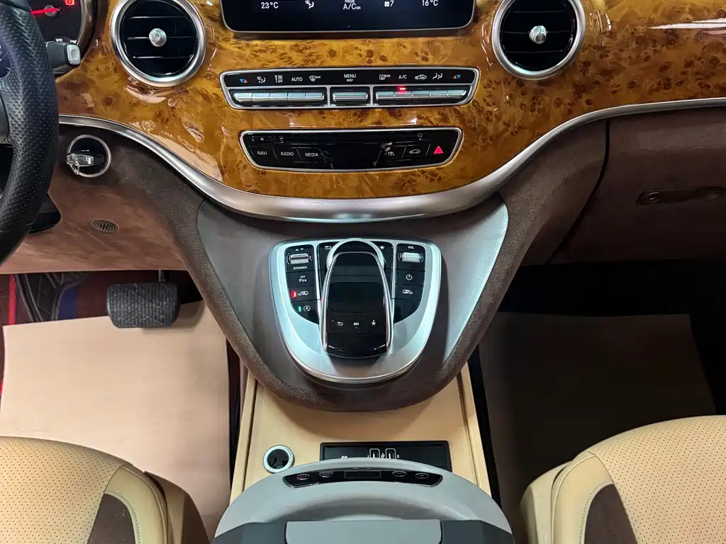 Mercedes-Benz V-Class — миниатюра 8