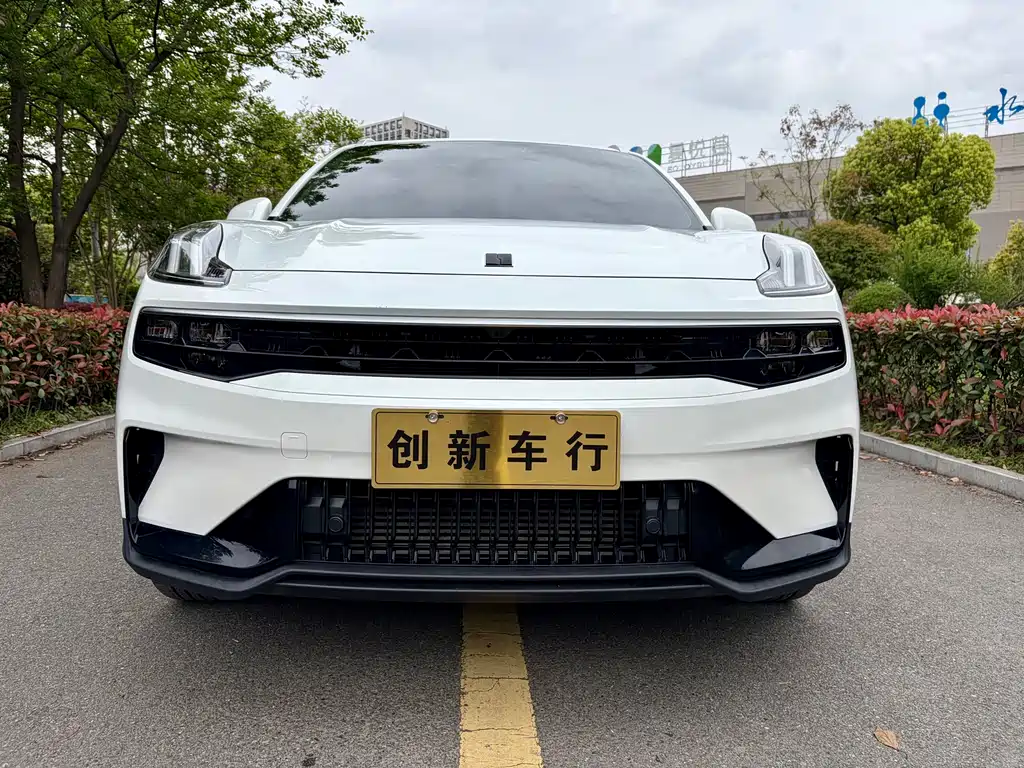 Lynk & Co 06 2023