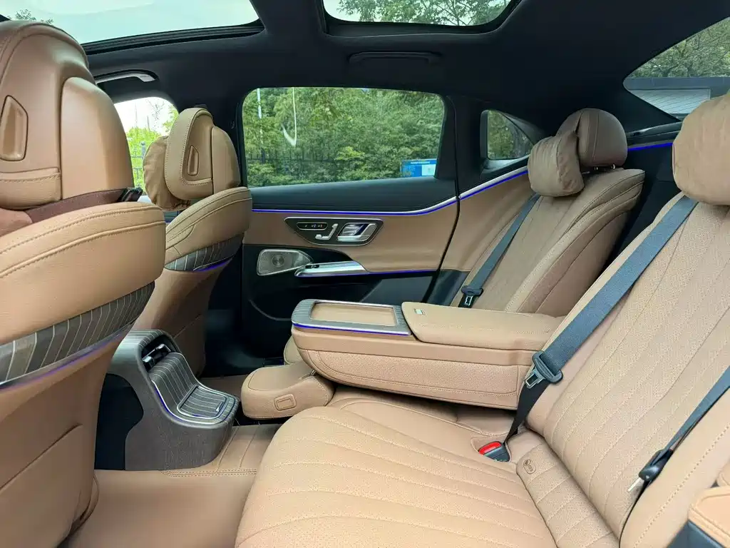 Mercedes-Benz E-Class — миниатюра 7