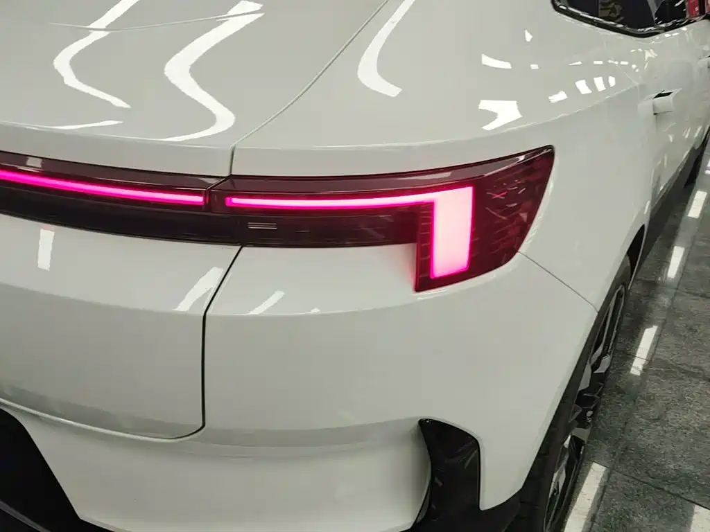 Polestar Polestar 4 — миниатюра 8