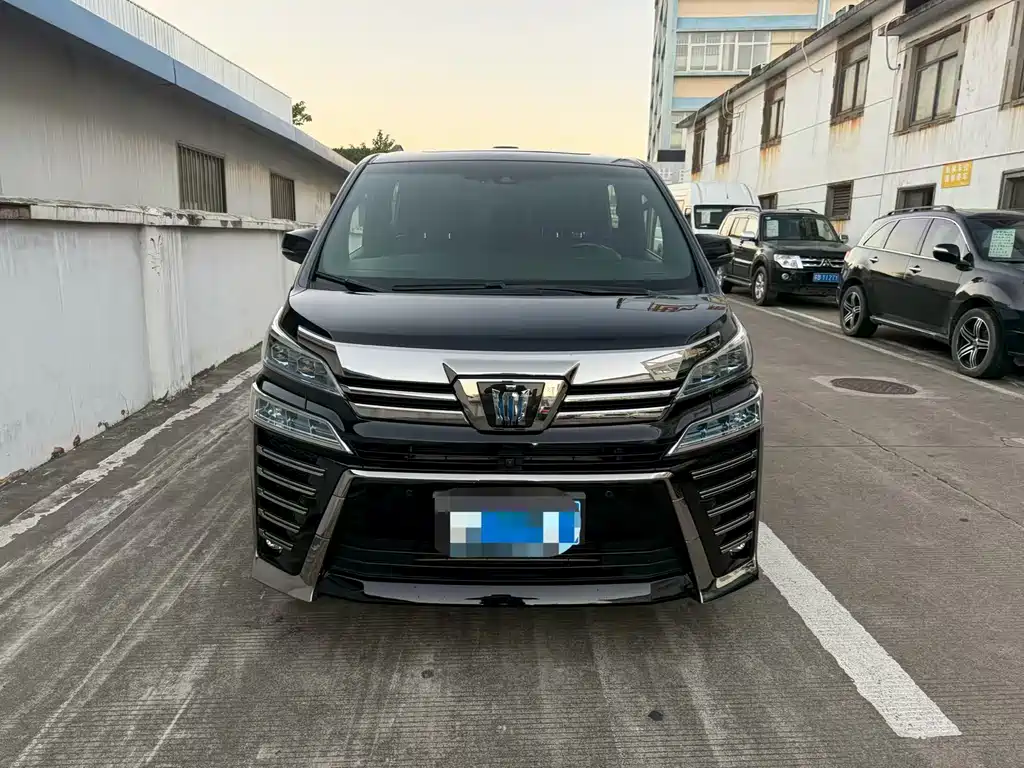 Toyota Vellfire — миниатюра 2