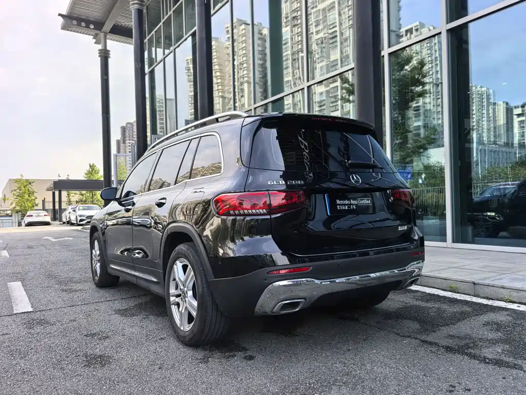 Mercedes-Benz GLB — миниатюра 13