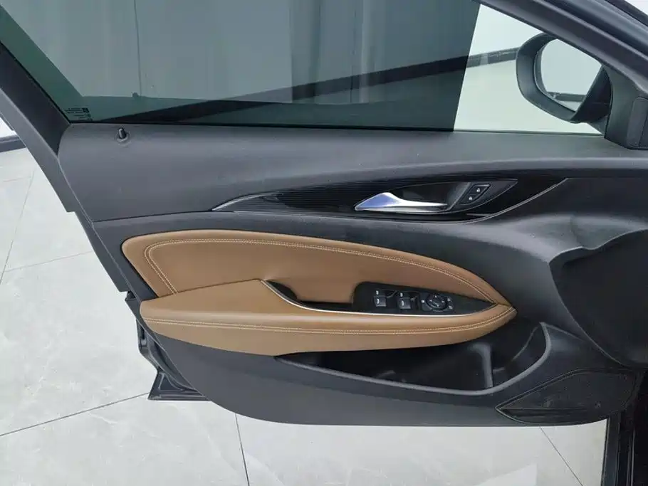 Buick Regal — миниатюра 7