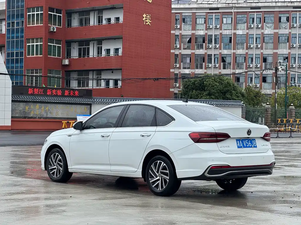 Volkswagen Lavida — миниатюра 9