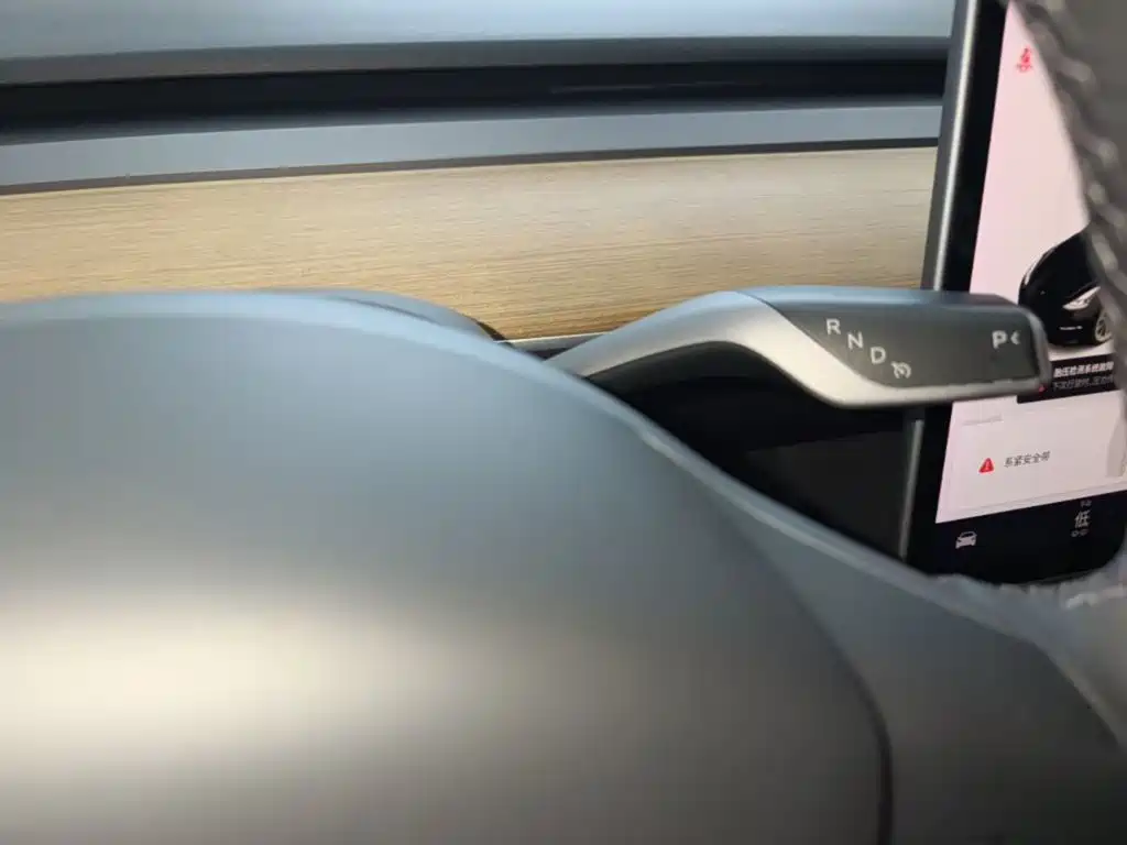 Tesla Model 3 — миниатюра 14