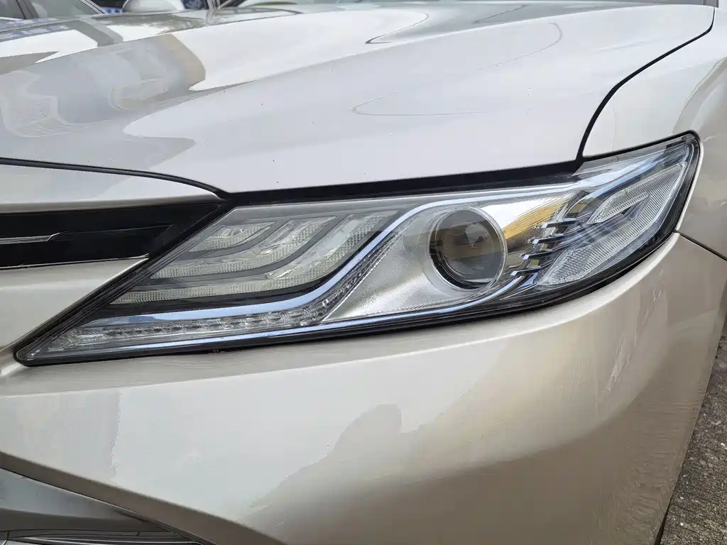 Toyota Camry — миниатюра 7
