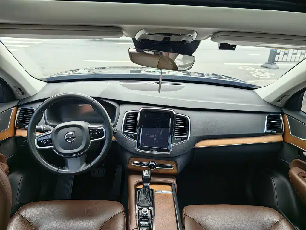 Volvo XC90 2020 T6 Luxury 7 мест