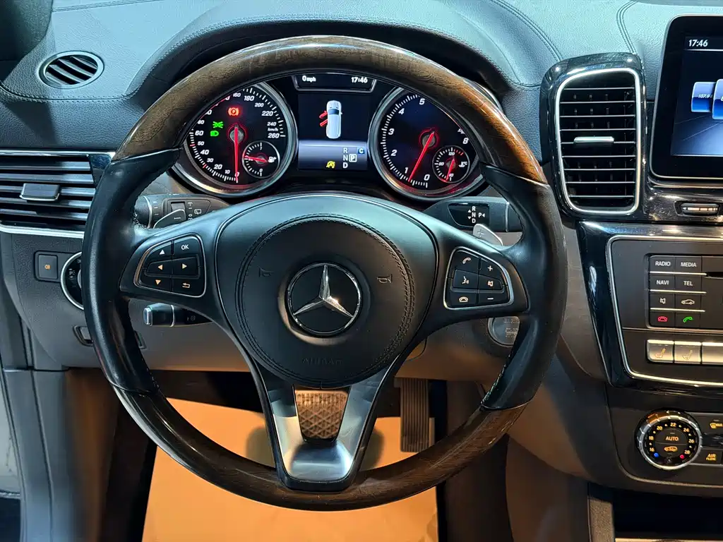 Mercedes-Benz GLS — миниатюра 14
