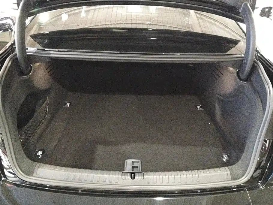 Audi A6L — миниатюра 4