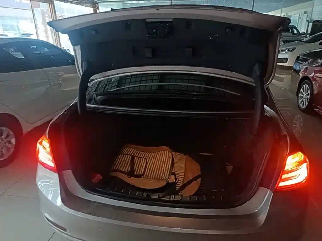 BMW 3 Series — миниатюра 19