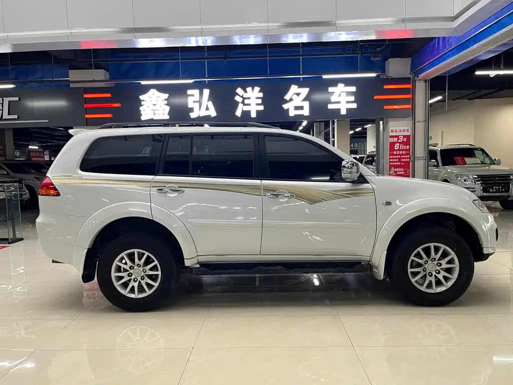 Mitsubishi Pajero Sport 2013 3.0L AT Executive