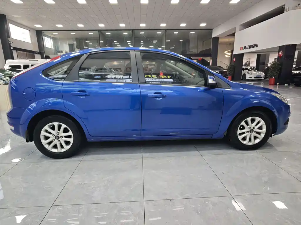 Ford Focus — миниатюра 6