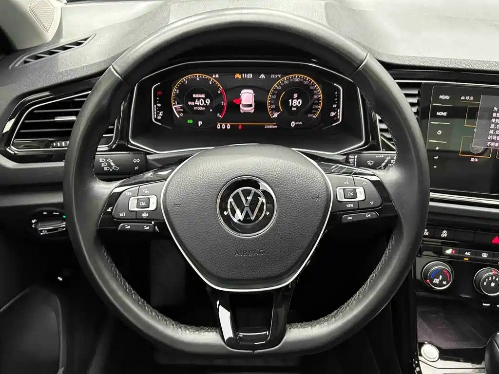 Volkswagen T-Roc — миниатюра 3