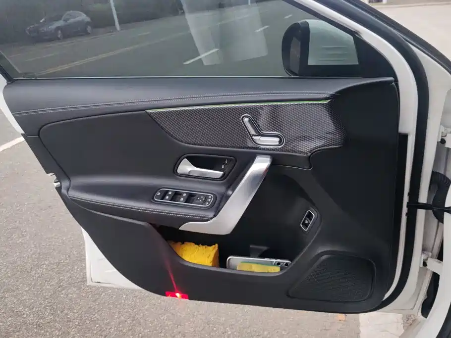 Mercedes-Benz A-Class — миниатюра 7