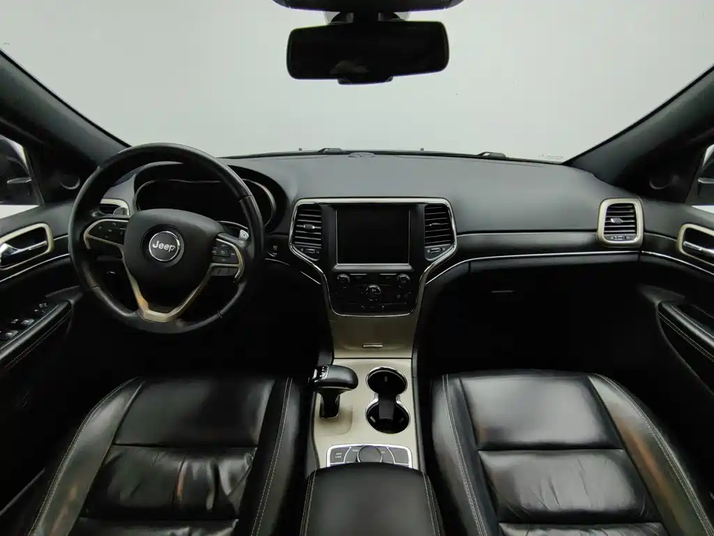 Jeep Grand Cherokee (Import) — миниатюра 5