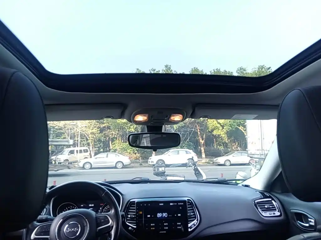 Jeep Compass — миниатюра 18