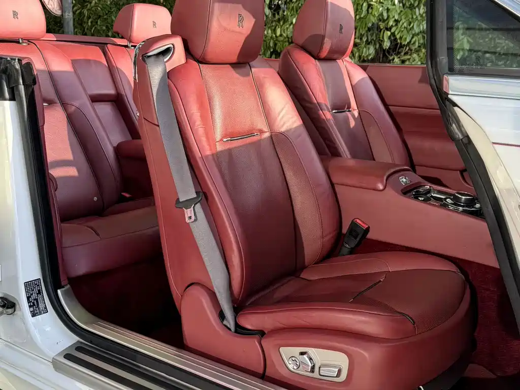 Rolls-Royce Dawn — миниатюра 14