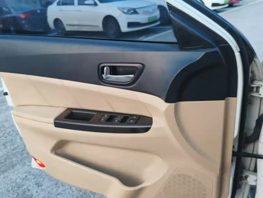 Changan Eado — миниатюра 7