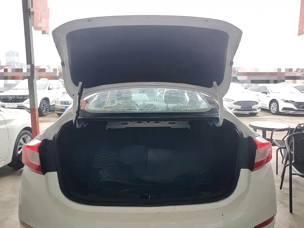 Chevrolet Cruze — миниатюра 19