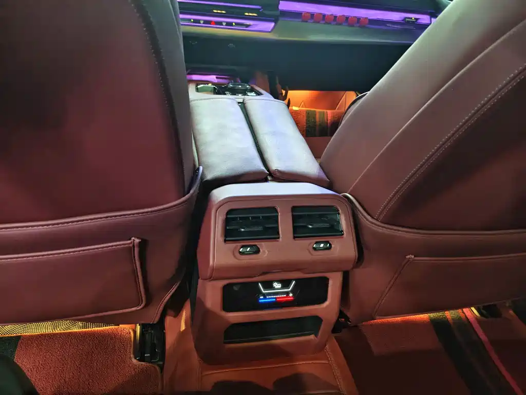 BMW 5 Series — миниатюра 13