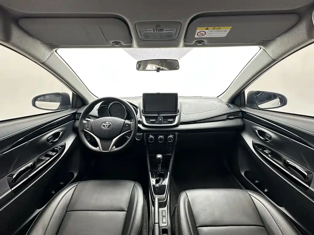 Toyota Yaris L — миниатюра 6