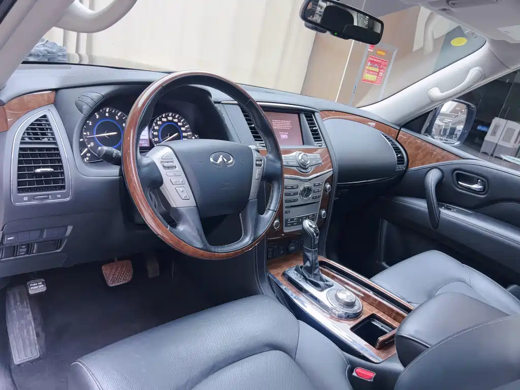 Infiniti QX80 — миниатюра 7