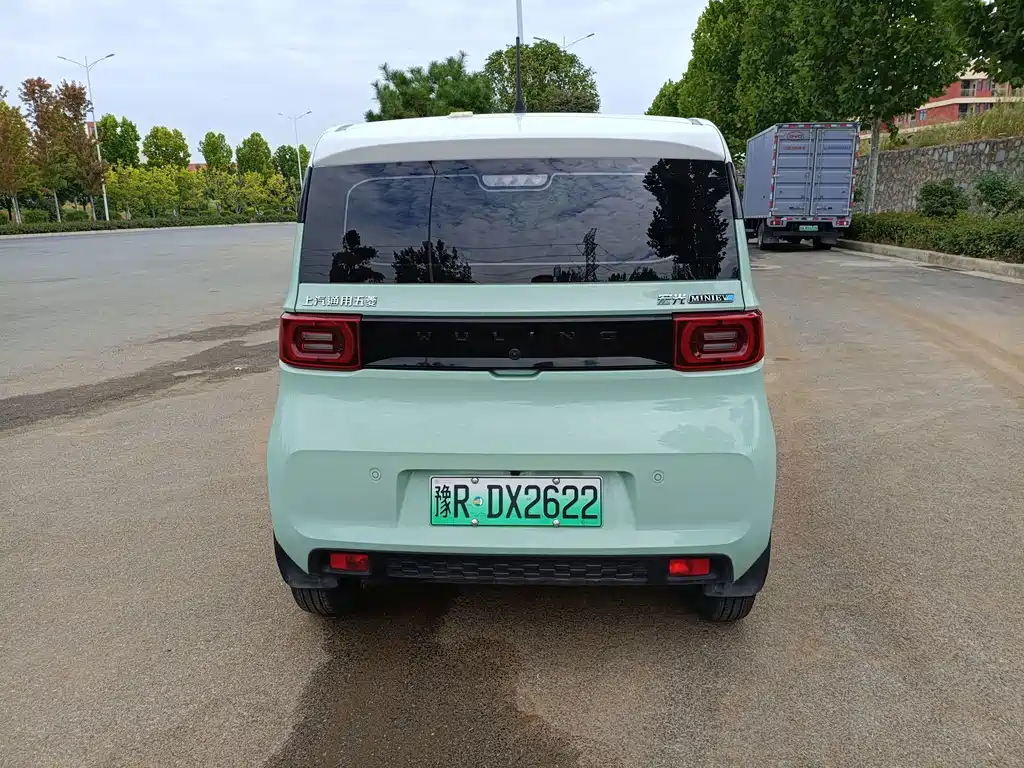 Wuling MINIEV — миниатюра 6