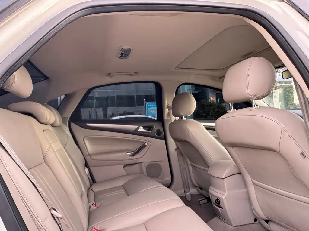 Ford Mondeo — миниатюра 14