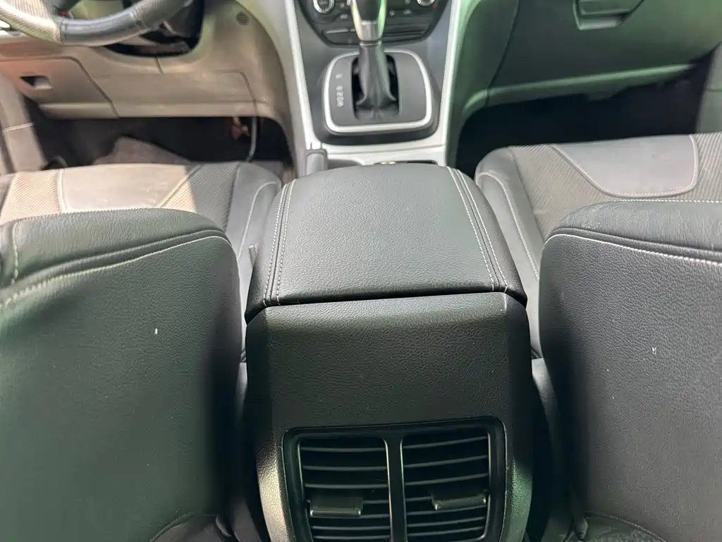 Ford Kuga — миниатюра 17