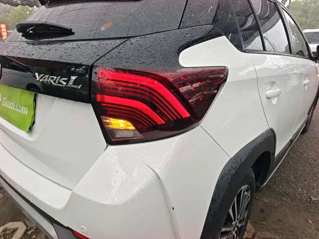 Toyota Yaris L — миниатюра 8