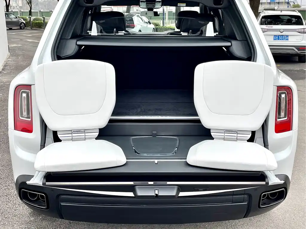 Rolls-Royce Cullinan — миниатюра 24