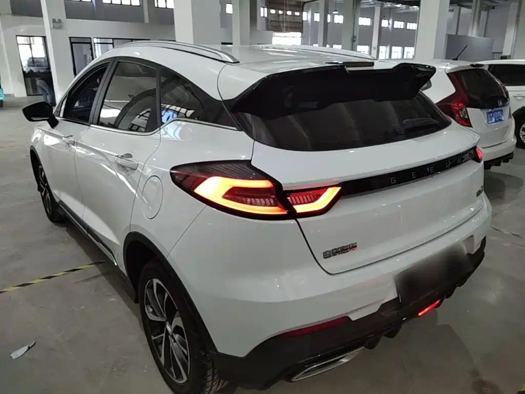 Geely Emgrand S — миниатюра 5
