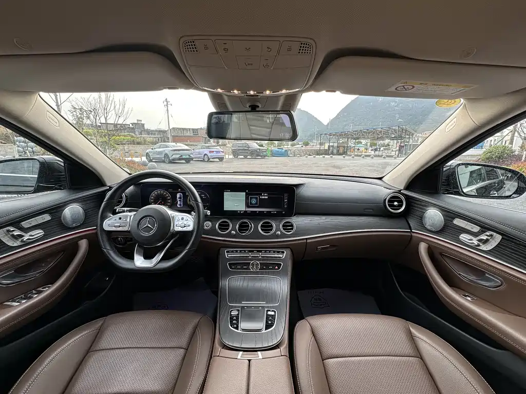 MERCEDES-BENZ E CLASS