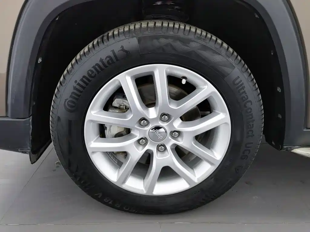 Jeep Commander — миниатюра 17