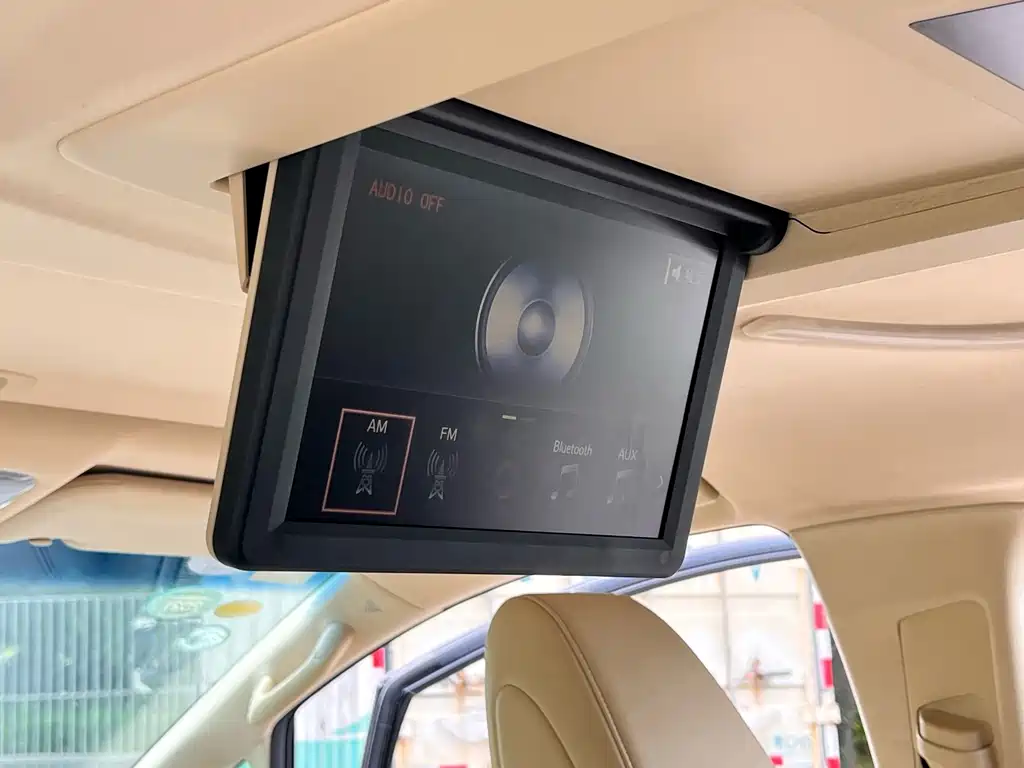 Toyota Alphard — миниатюра 14