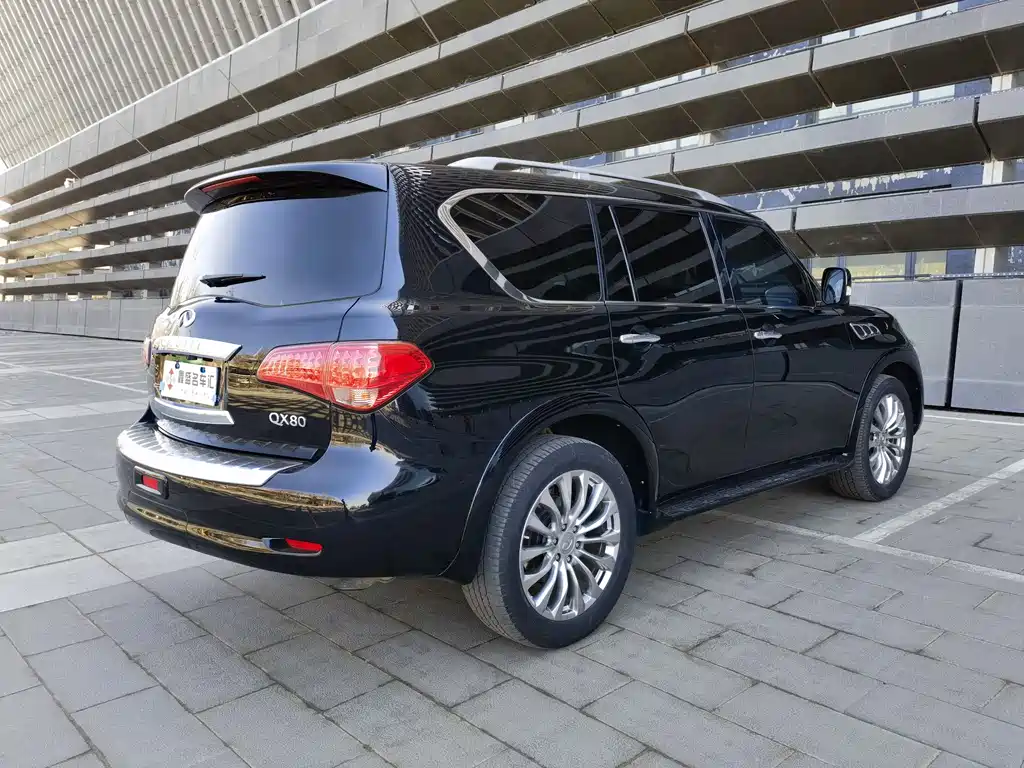 INFINITI QX80