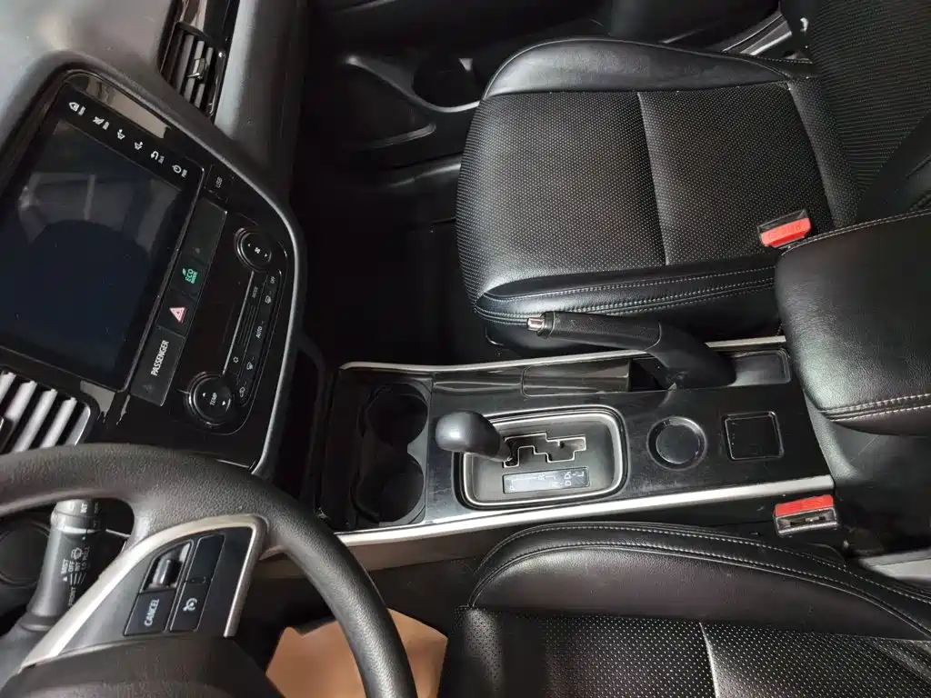 Mitsubishi Outlander — миниатюра 21