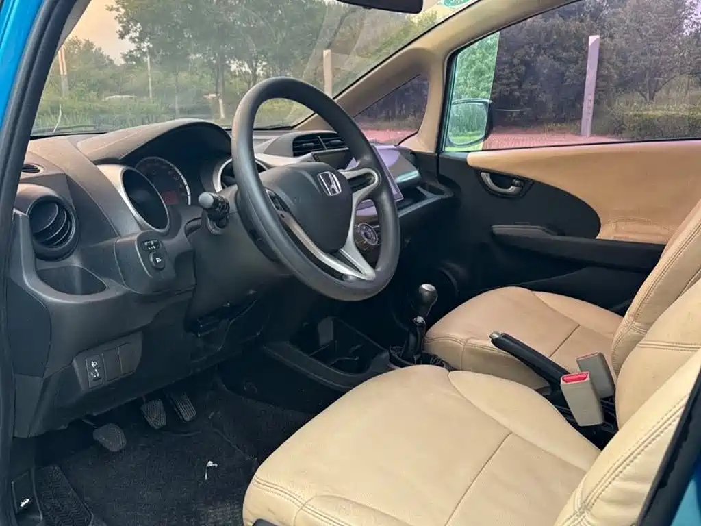 Honda Fit — миниатюра 8