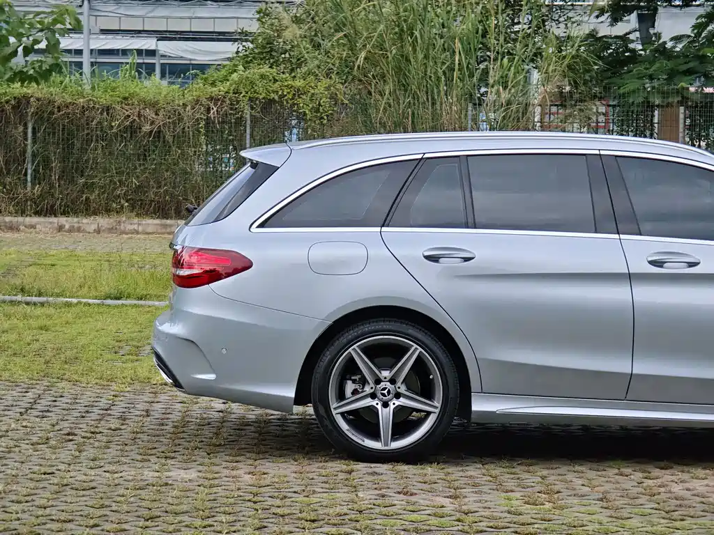 Mercedes-Benz C-Class (Import) — миниатюра 28