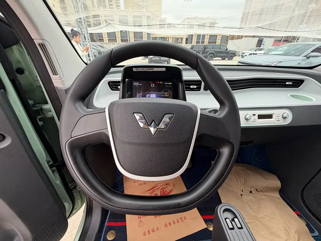 Wuling MINIEV — миниатюра 11