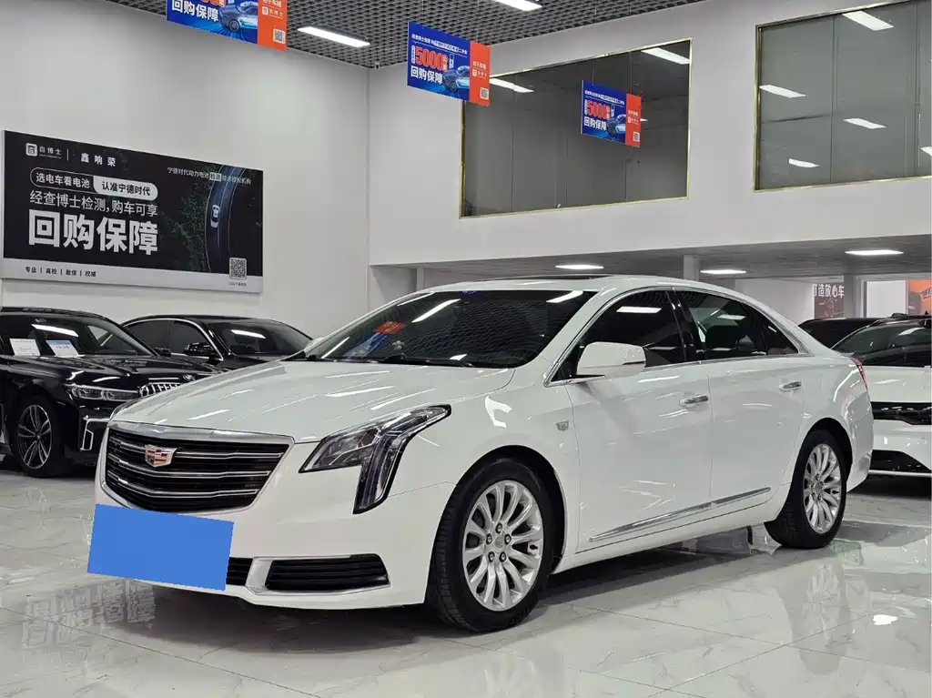 CADILLAC XTS