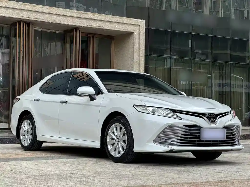Toyota Camry — миниатюра 10