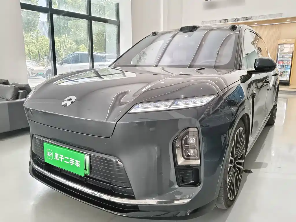 NIO ES8